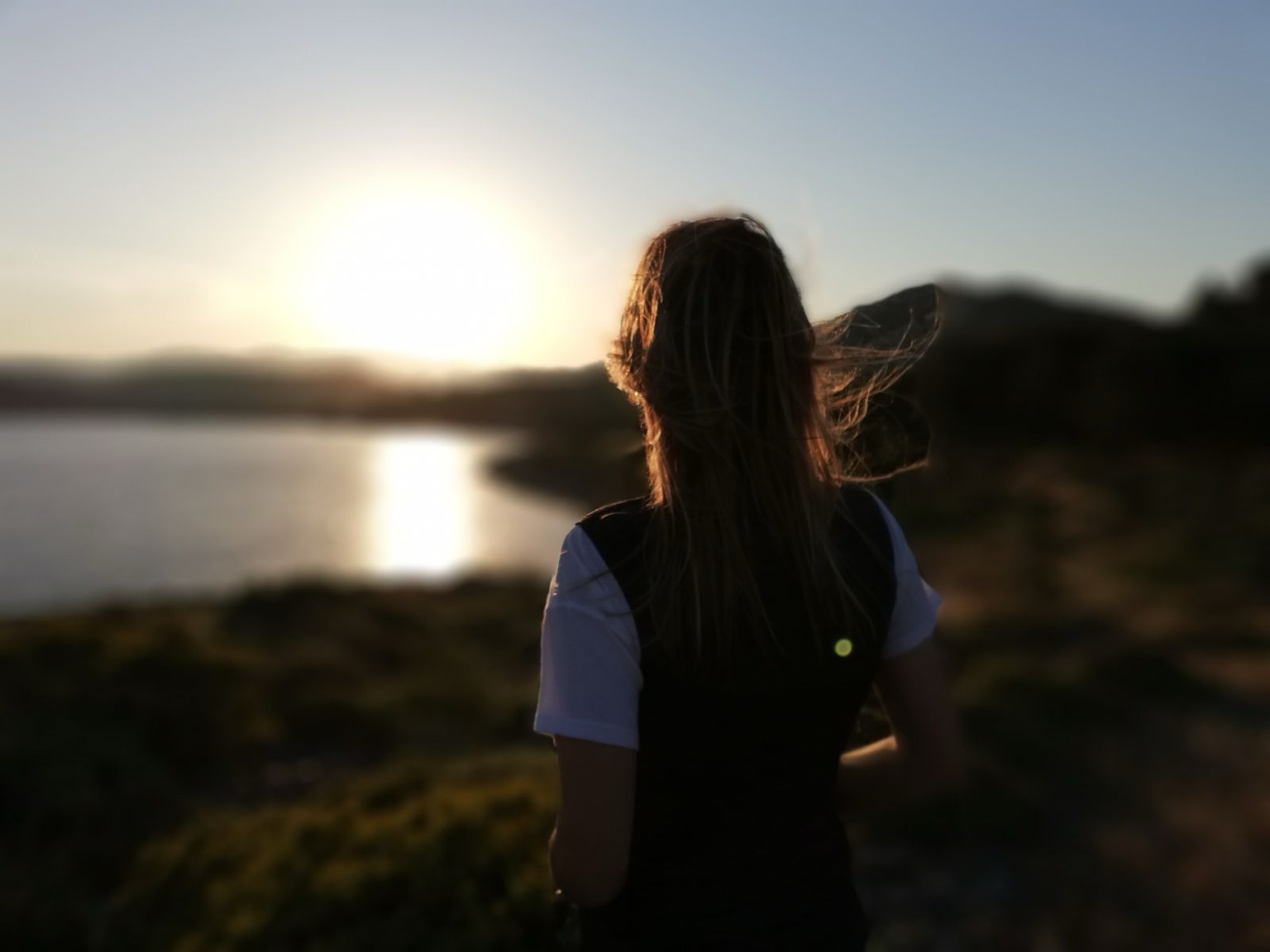 Atardecer y mirada al horizonte